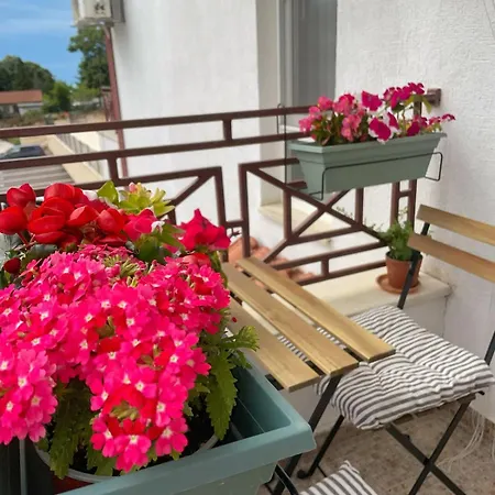 Cozy By The In Byala Апартаменти